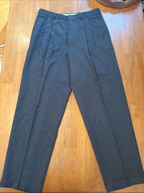 Men's Vintage Slates Pleated Dress Pants in Dark Gray